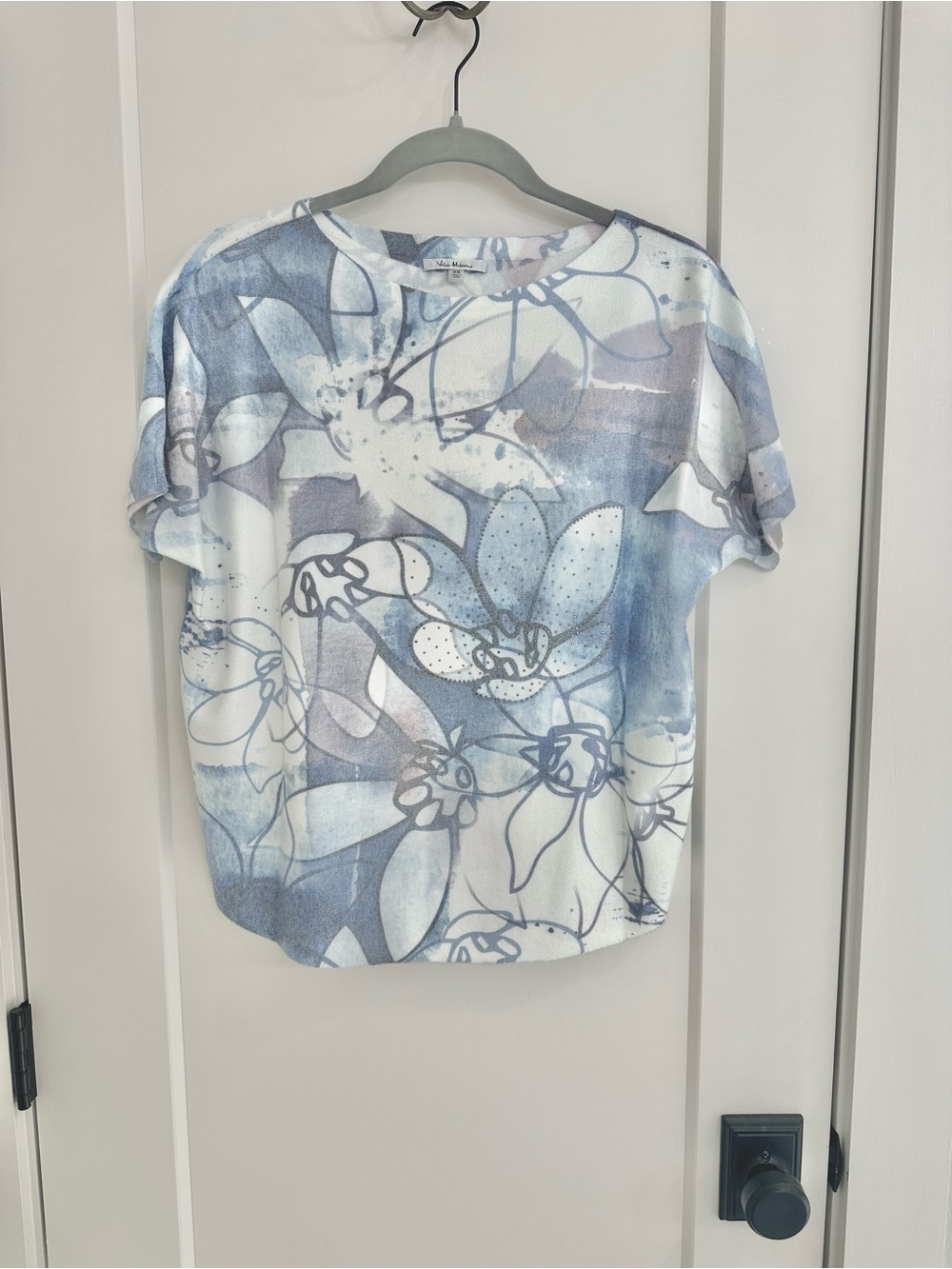 Women's Floral Print Short Sleeve Tee in Light Blue